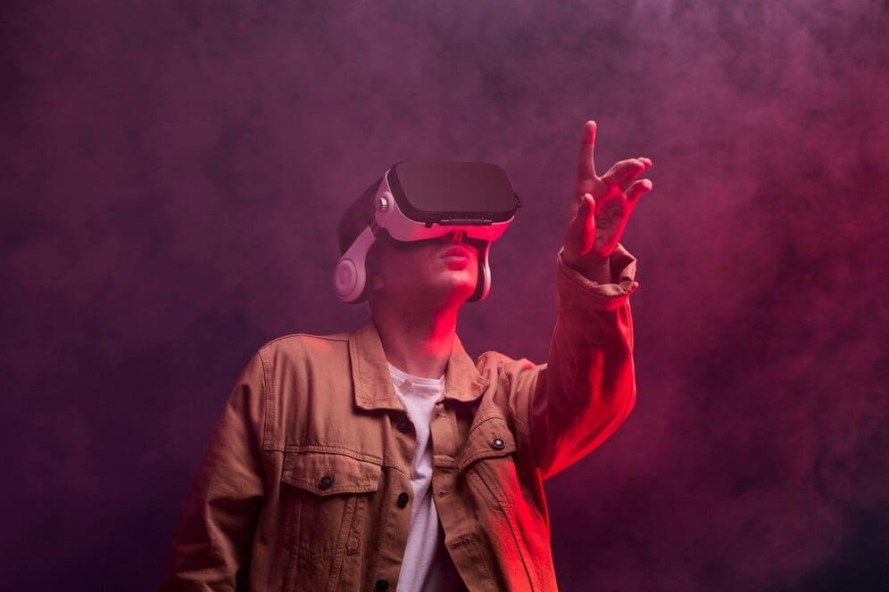 how-digital-mediums-are-transforming-artistic-expression